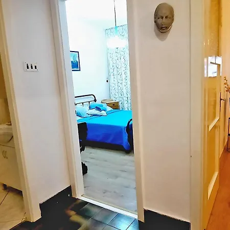 With Wifi - 24034 Apartment